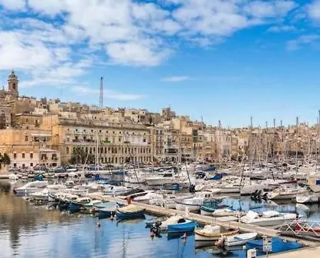 Malta 2bed With Balcony & Easy Access Appartement *