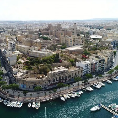 Malta 2bed With Balcony & Easy Access *